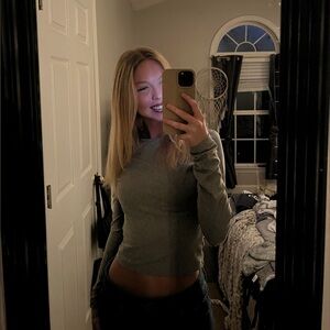 Meet your Posher, Emylie